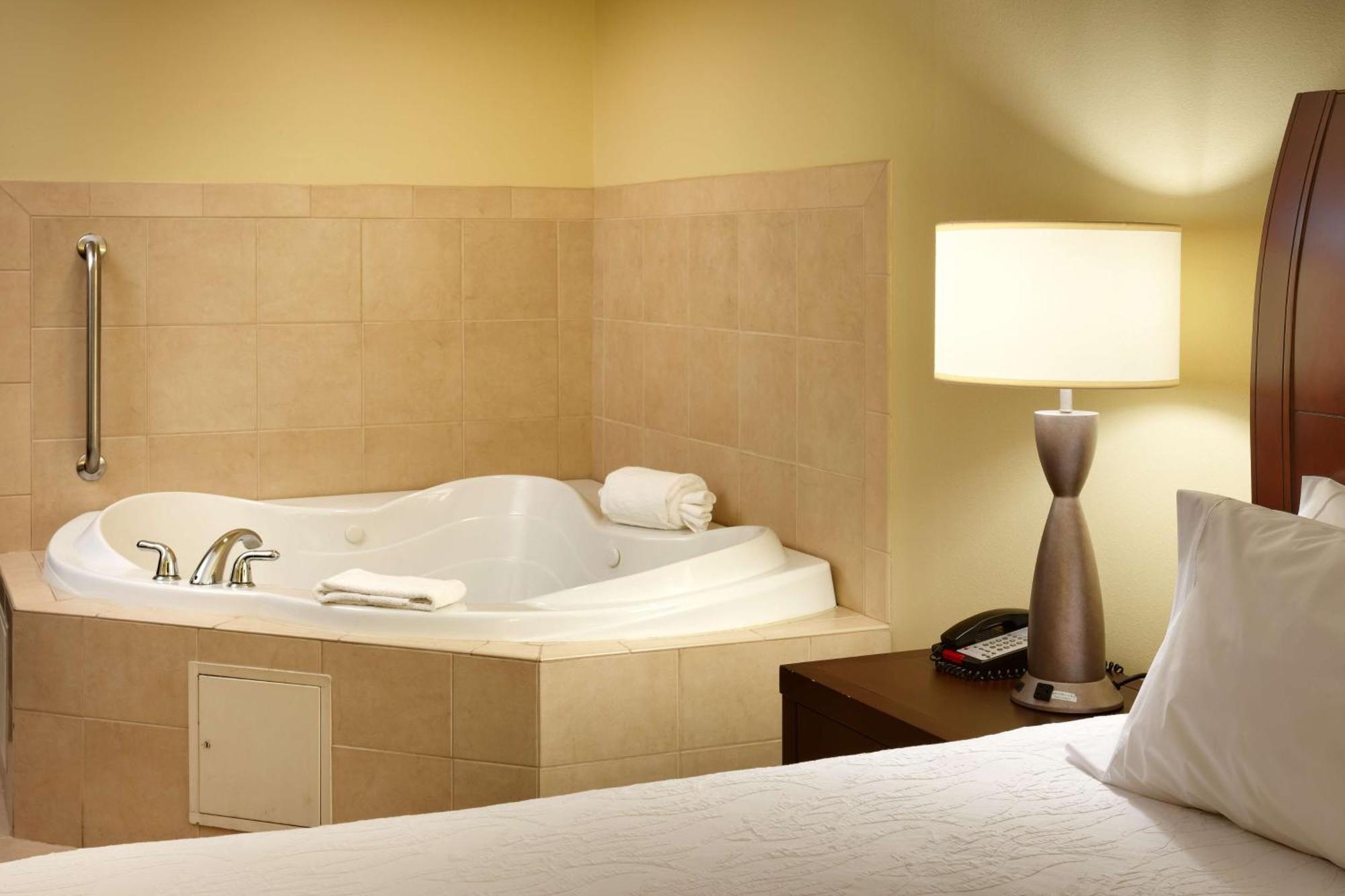 Hilton Garden Inn Clarksville Exterior photo